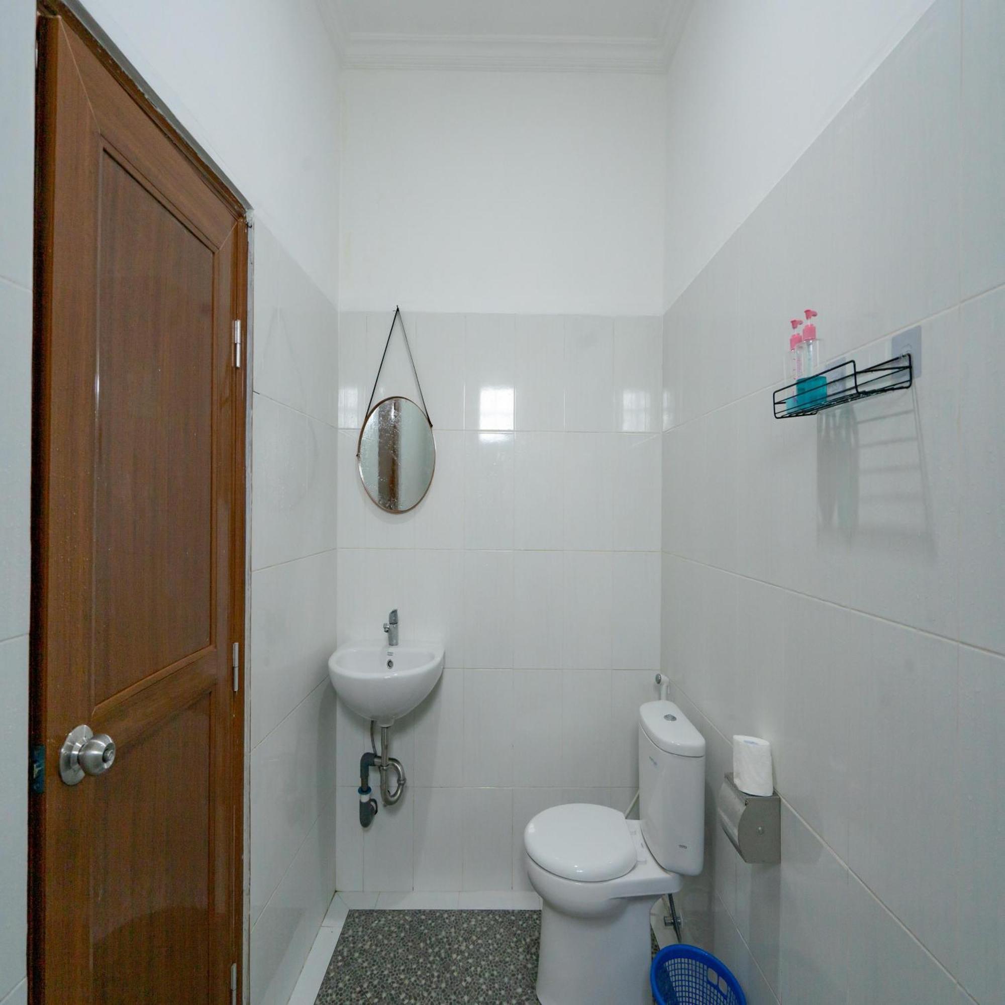 Batur Kencana Villa Mitra Reddoorz Baturaja  Bagian luar foto